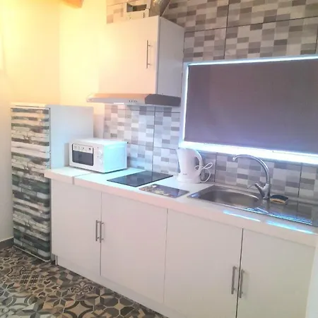 Estudio Dominicana In Gale With Portable Ac,wifi And Parking Place Appartement