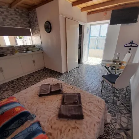 Estudio Dominicana In Albufeira Gale With Portable Ac,Wifi And Parking Place 알부페이라