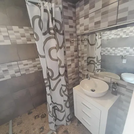 Estudio Dominicana In Albufeira Gale With Portable Ac,Wifi And Parking Place
